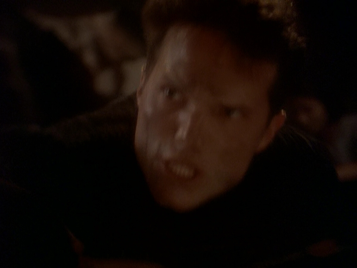 extant_StarTrek_DS9_5x04-NorTheBattleToTheStrong_00818.jpg