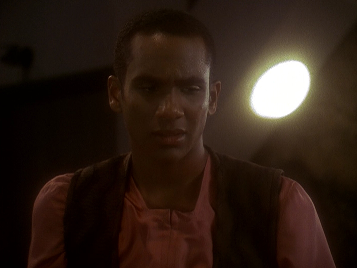 extant_StarTrek_DS9_5x04-NorTheBattleToTheStrong_00831.jpg