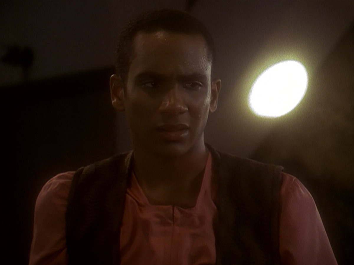 extant_StarTrek_DS9_5x04-NorTheBattleToTheStrong_00832.jpg