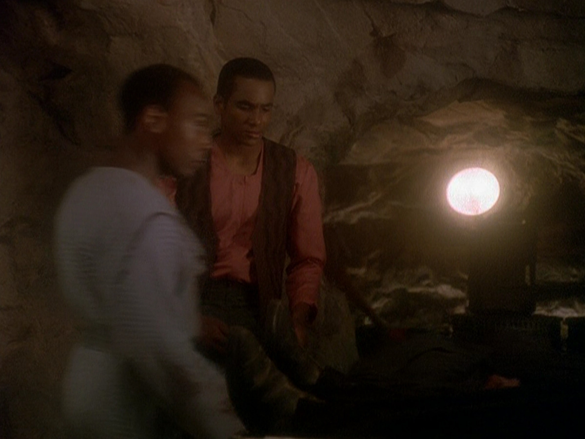 extant_StarTrek_DS9_5x04-NorTheBattleToTheStrong_00902.jpg