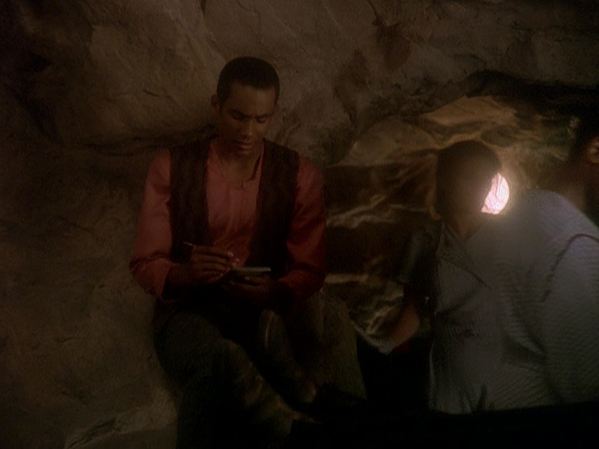 extant_StarTrek_DS9_5x04-NorTheBattleToTheStrong_00904.jpg