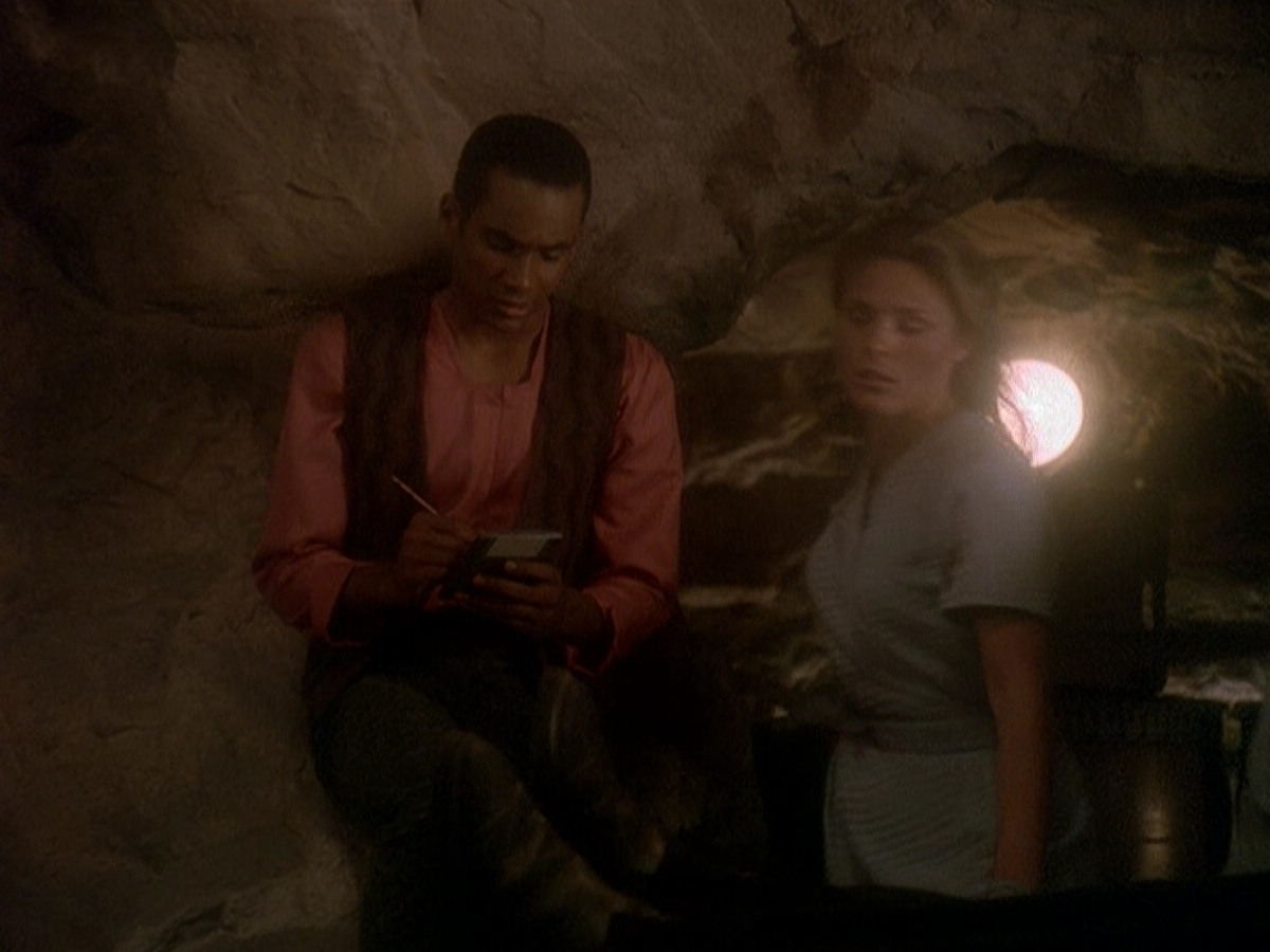 extant_StarTrek_DS9_5x04-NorTheBattleToTheStrong_00905.jpg