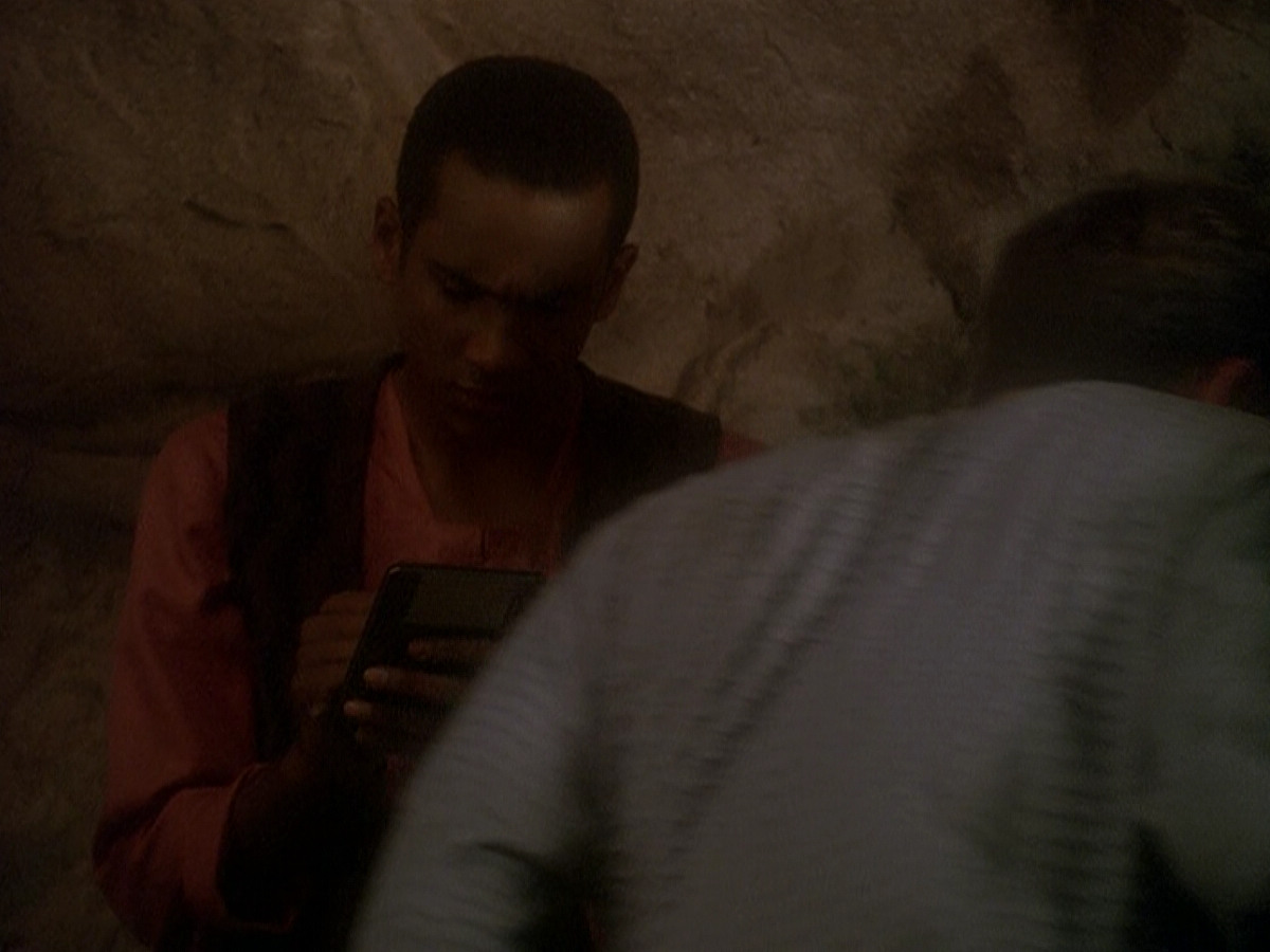 extant_StarTrek_DS9_5x04-NorTheBattleToTheStrong_00917.jpg