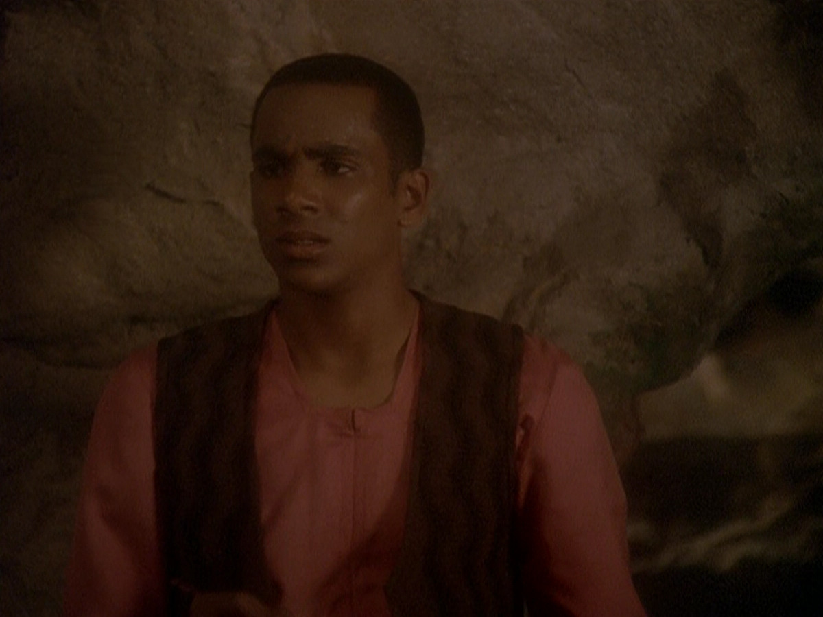 extant_StarTrek_DS9_5x04-NorTheBattleToTheStrong_00924.jpg