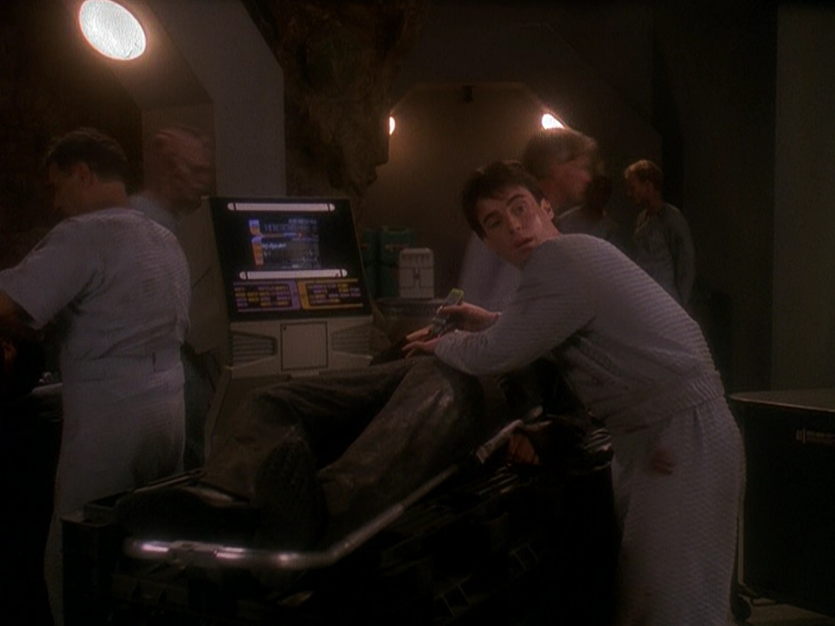 extant_StarTrek_DS9_5x04-NorTheBattleToTheStrong_00926.jpg
