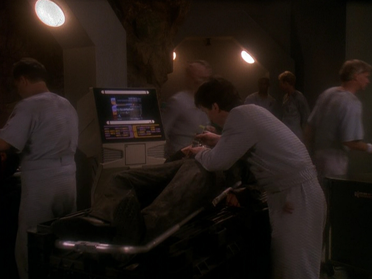 extant_StarTrek_DS9_5x04-NorTheBattleToTheStrong_00927.jpg
