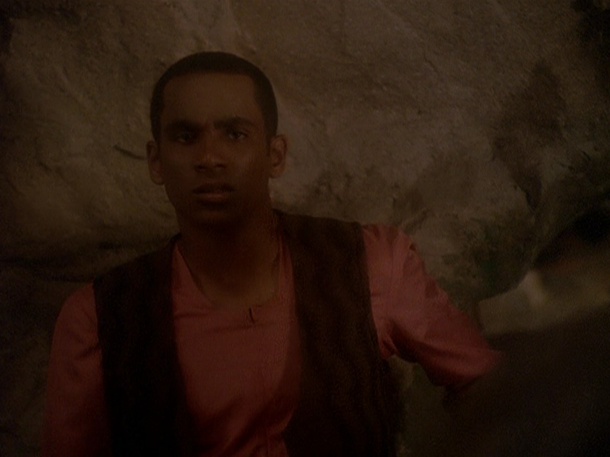 extant_StarTrek_DS9_5x04-NorTheBattleToTheStrong_00929.jpg