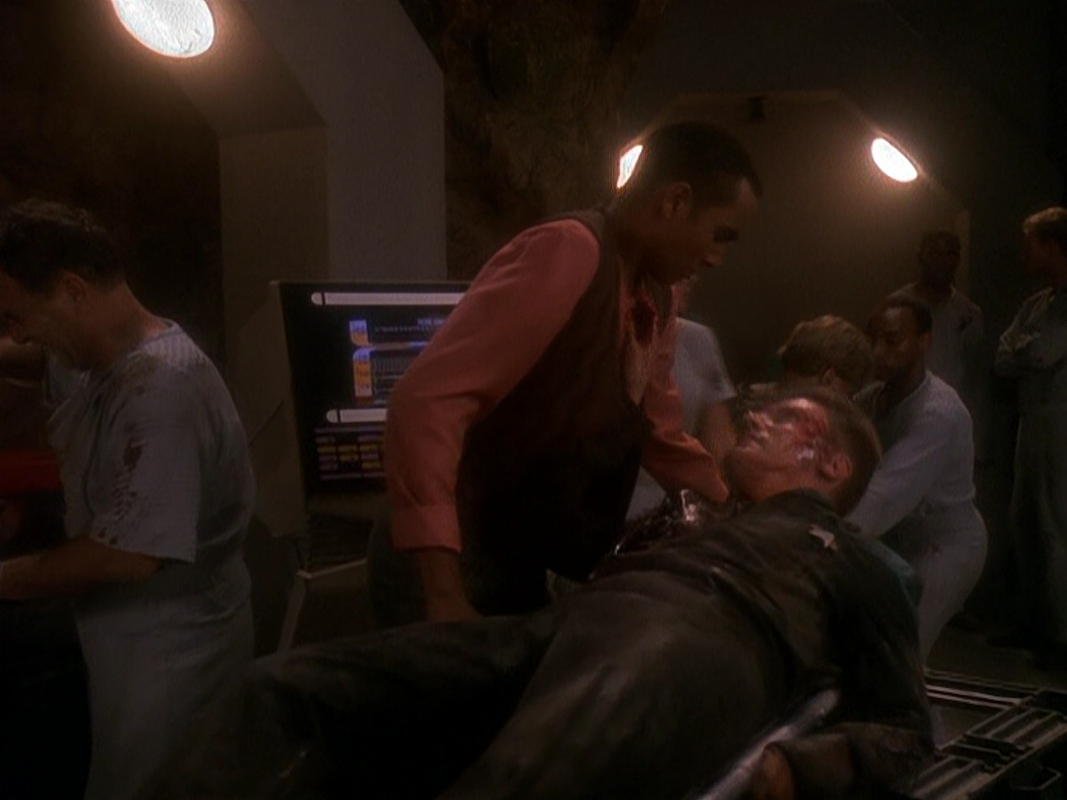 extant_StarTrek_DS9_5x04-NorTheBattleToTheStrong_00939.jpg