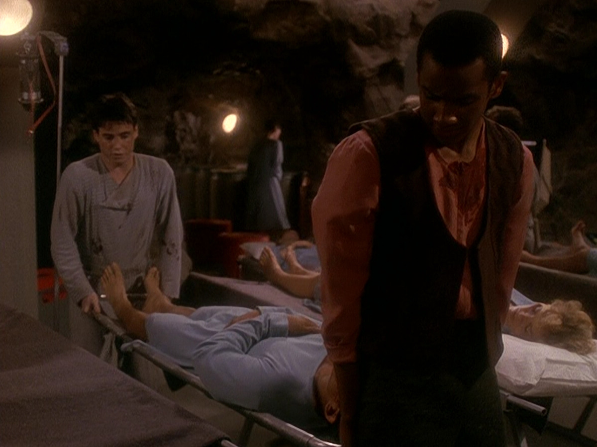 extant_StarTrek_DS9_5x04-NorTheBattleToTheStrong_00983.jpg