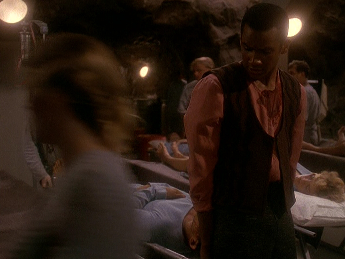 extant_StarTrek_DS9_5x04-NorTheBattleToTheStrong_00984.jpg