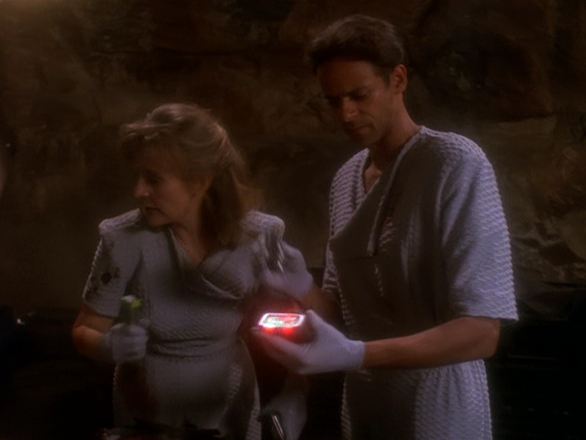 extant_StarTrek_DS9_5x04-NorTheBattleToTheStrong_01002.jpg