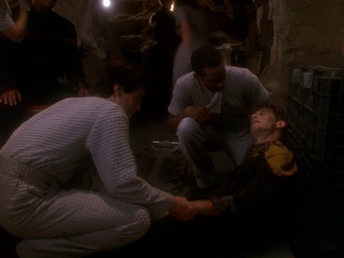 extant_StarTrek_DS9_5x04-NorTheBattleToTheStrong_01007.jpg