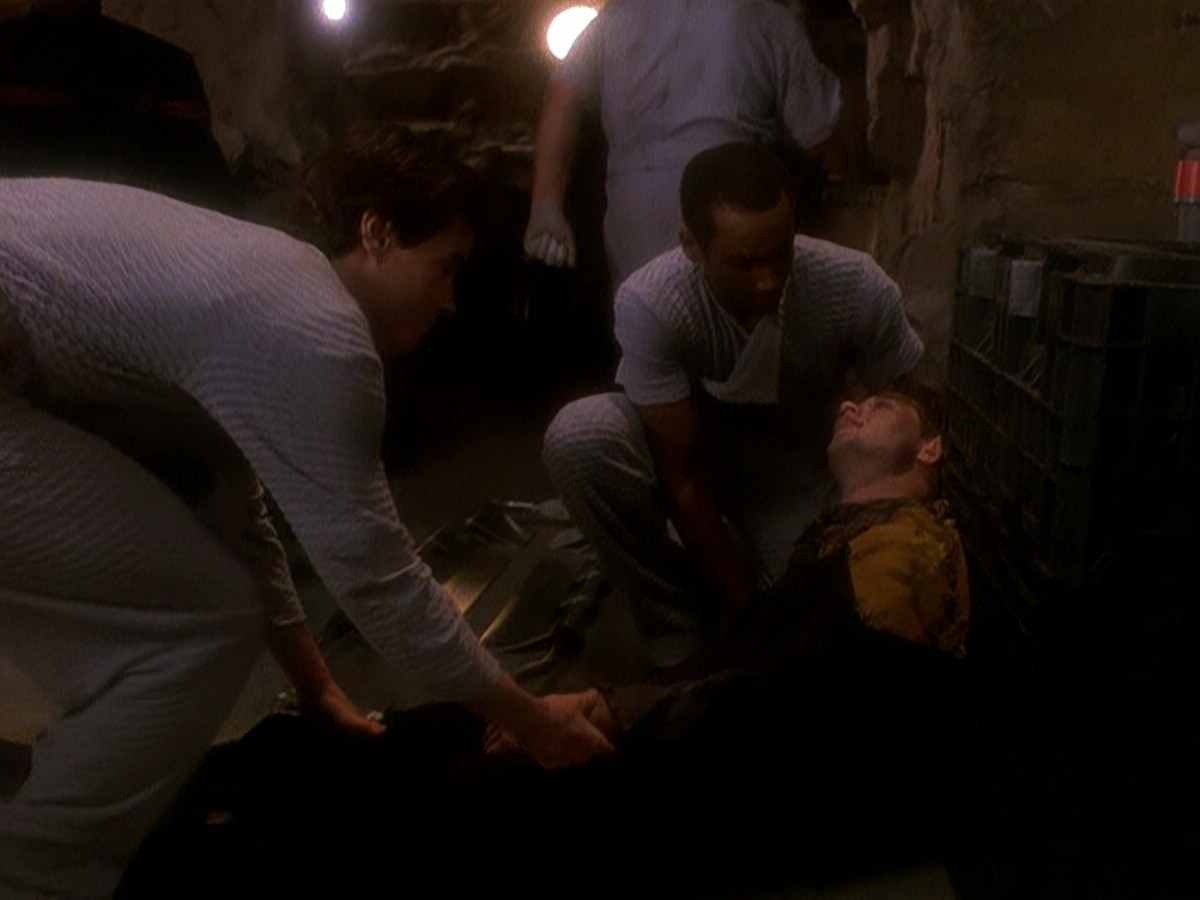 extant_StarTrek_DS9_5x04-NorTheBattleToTheStrong_01018.jpg