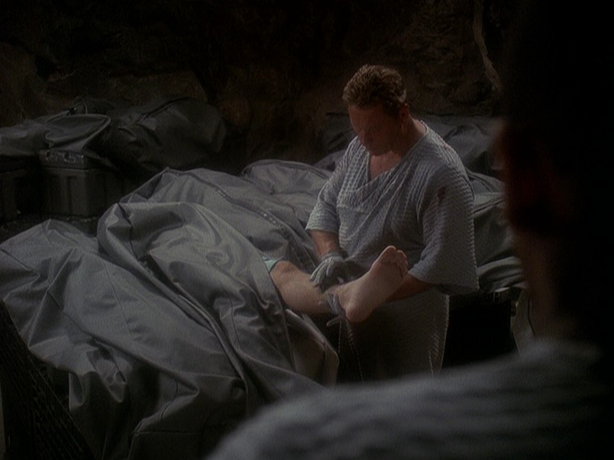 extant_StarTrek_DS9_5x04-NorTheBattleToTheStrong_01030.jpg