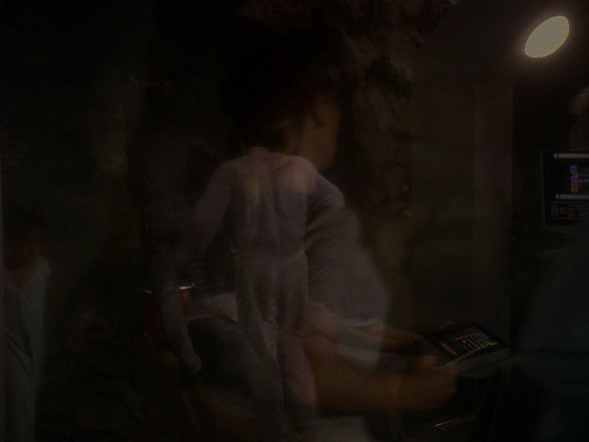 extant_StarTrek_DS9_5x04-NorTheBattleToTheStrong_01054.jpg
