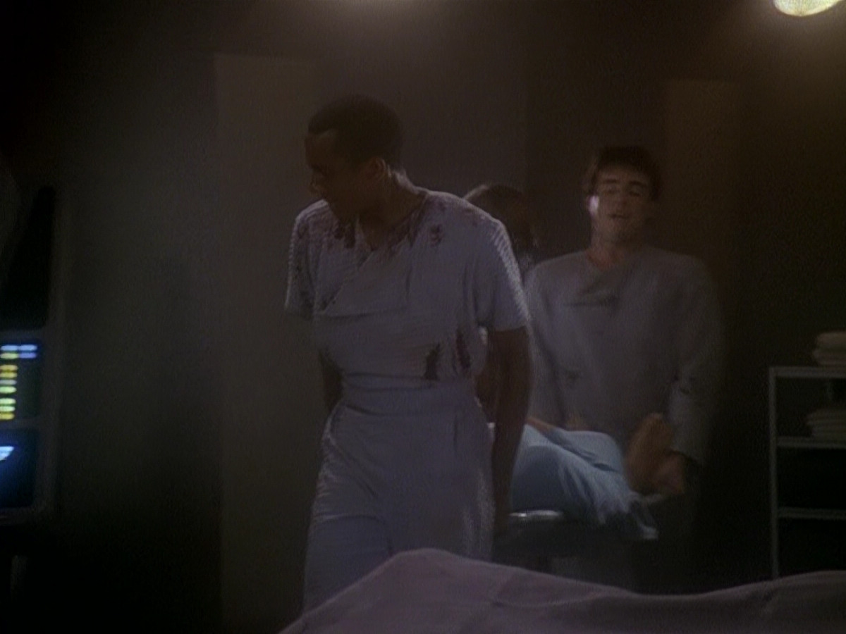extant_StarTrek_DS9_5x04-NorTheBattleToTheStrong_01065.jpg