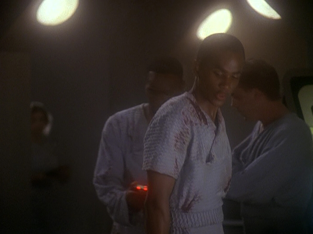 extant_StarTrek_DS9_5x04-NorTheBattleToTheStrong_01073.jpg