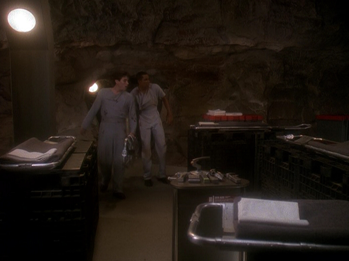 extant_StarTrek_DS9_5x04-NorTheBattleToTheStrong_01083.jpg