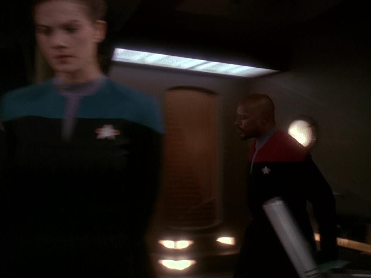 extant_StarTrek_DS9_5x04-NorTheBattleToTheStrong_01387.jpg