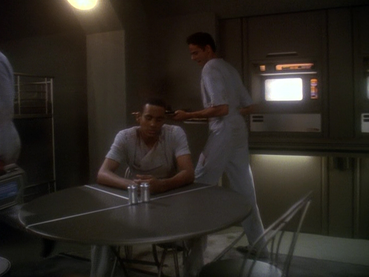 extant_StarTrek_DS9_5x04-NorTheBattleToTheStrong_01406.jpg