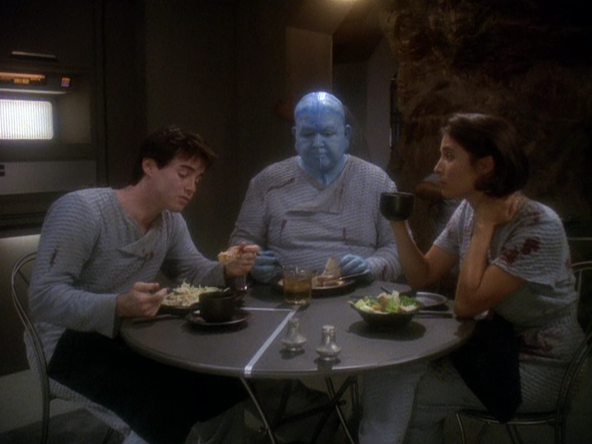 extant_StarTrek_DS9_5x04-NorTheBattleToTheStrong_01439.jpg