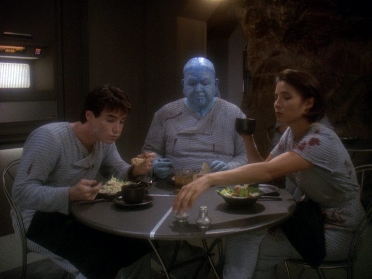 extant_StarTrek_DS9_5x04-NorTheBattleToTheStrong_01442.jpg