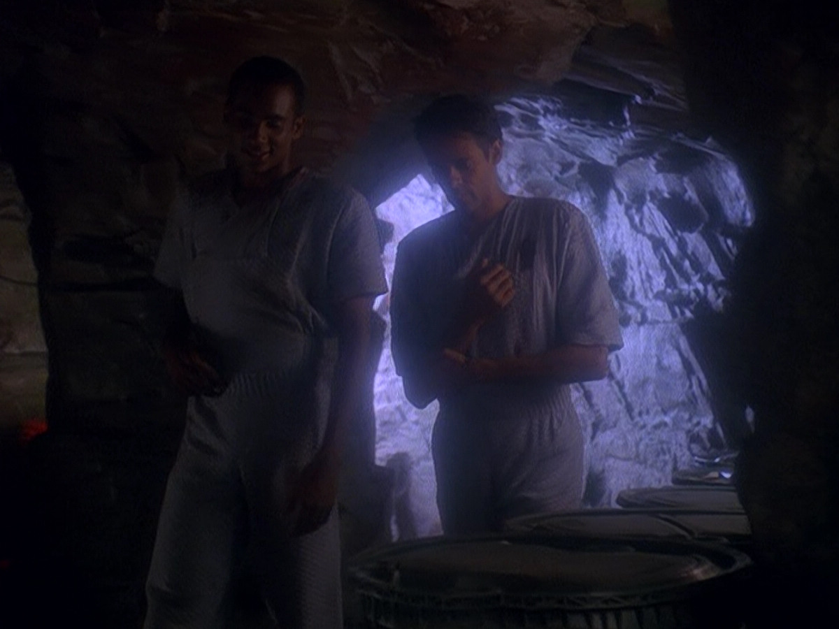 extant_StarTrek_DS9_5x04-NorTheBattleToTheStrong_01452.jpg
