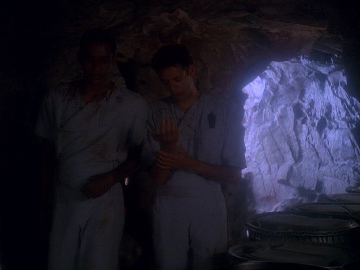 extant_StarTrek_DS9_5x04-NorTheBattleToTheStrong_01457.jpg