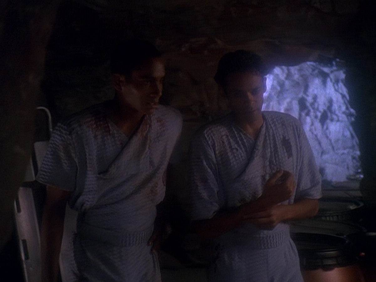 extant_StarTrek_DS9_5x04-NorTheBattleToTheStrong_01463.jpg