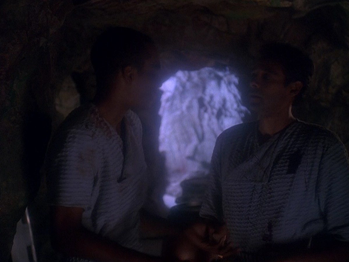 extant_StarTrek_DS9_5x04-NorTheBattleToTheStrong_01471.jpg