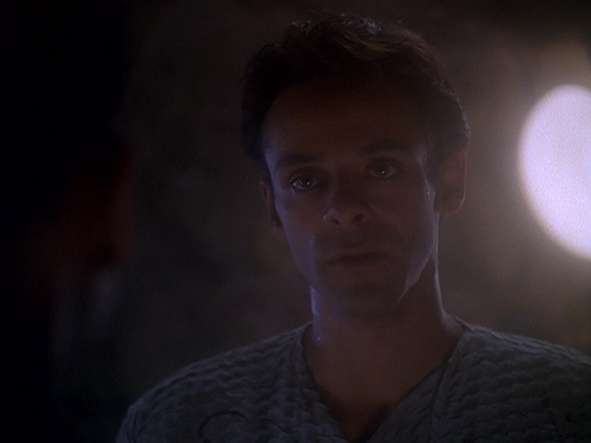 extant_StarTrek_DS9_5x04-NorTheBattleToTheStrong_01481.jpg