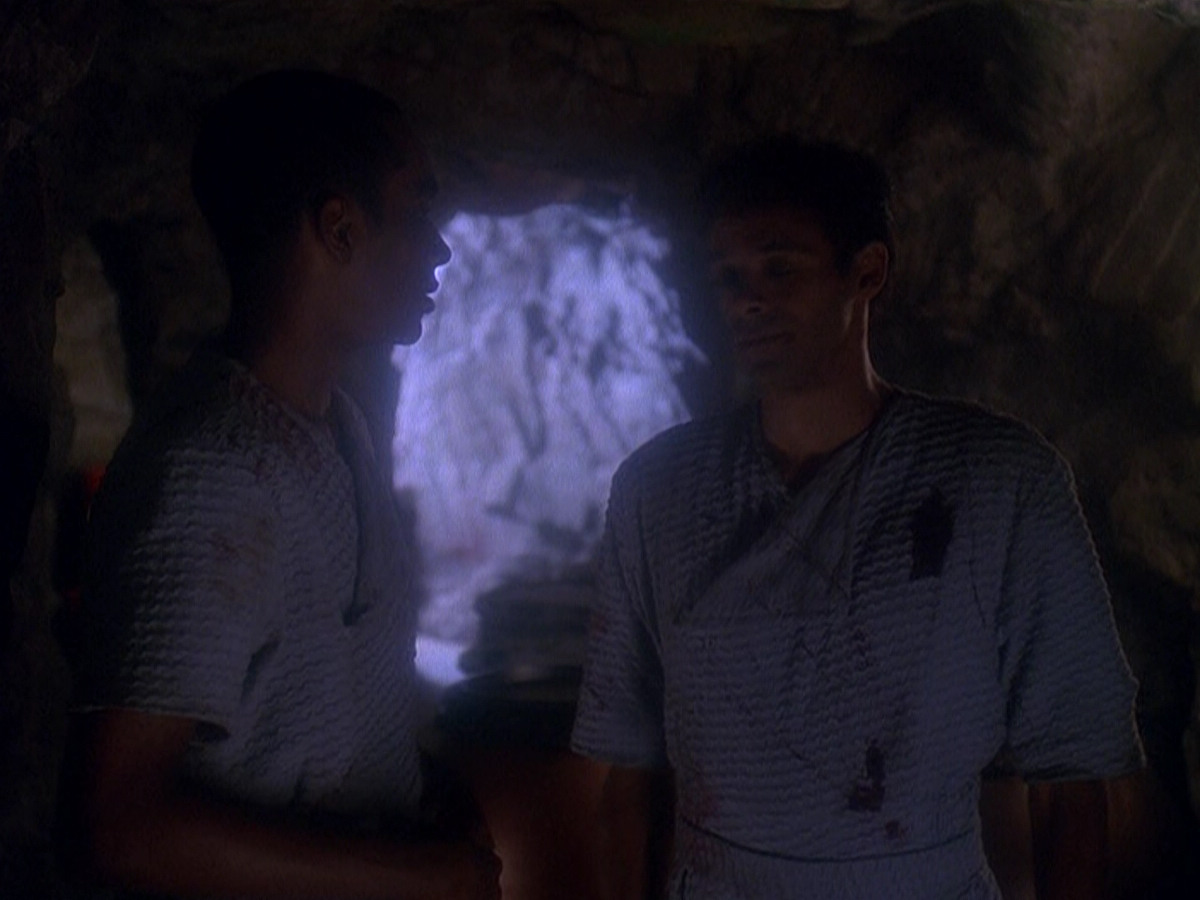 extant_StarTrek_DS9_5x04-NorTheBattleToTheStrong_01490.jpg