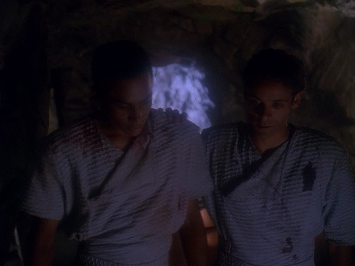 extant_StarTrek_DS9_5x04-NorTheBattleToTheStrong_01494.jpg