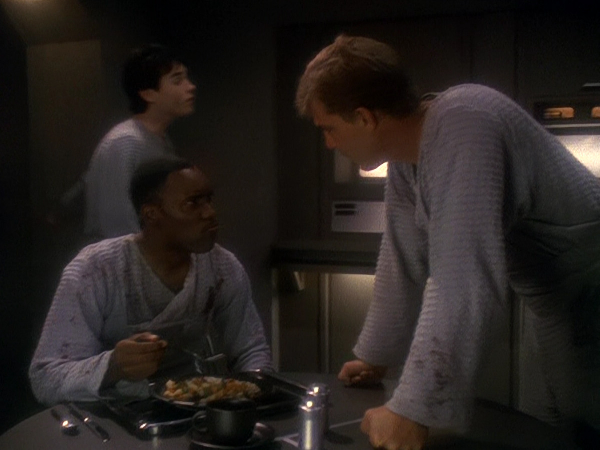 extant_StarTrek_DS9_5x04-NorTheBattleToTheStrong_01503.jpg