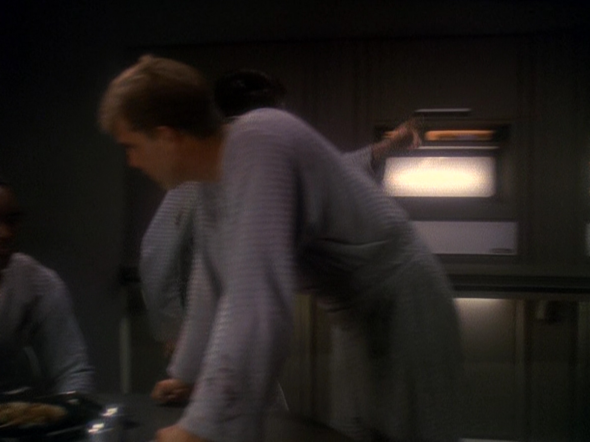 extant_StarTrek_DS9_5x04-NorTheBattleToTheStrong_01504.jpg