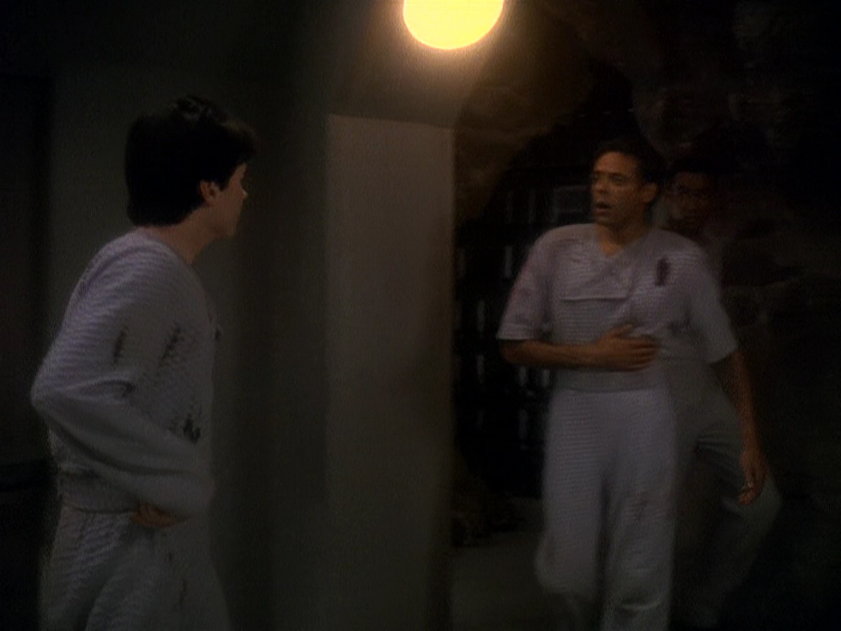 extant_StarTrek_DS9_5x04-NorTheBattleToTheStrong_01507.jpg