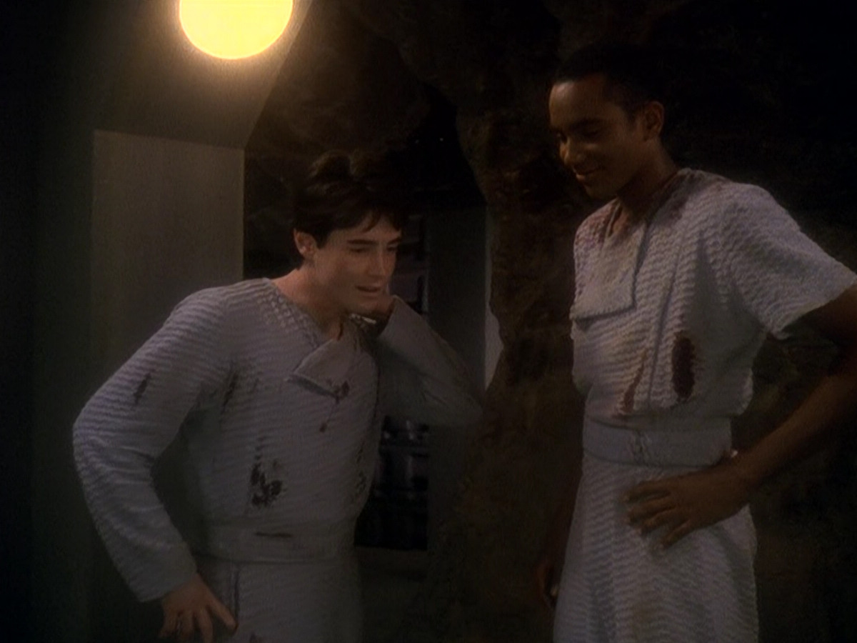 extant_StarTrek_DS9_5x04-NorTheBattleToTheStrong_01518.jpg