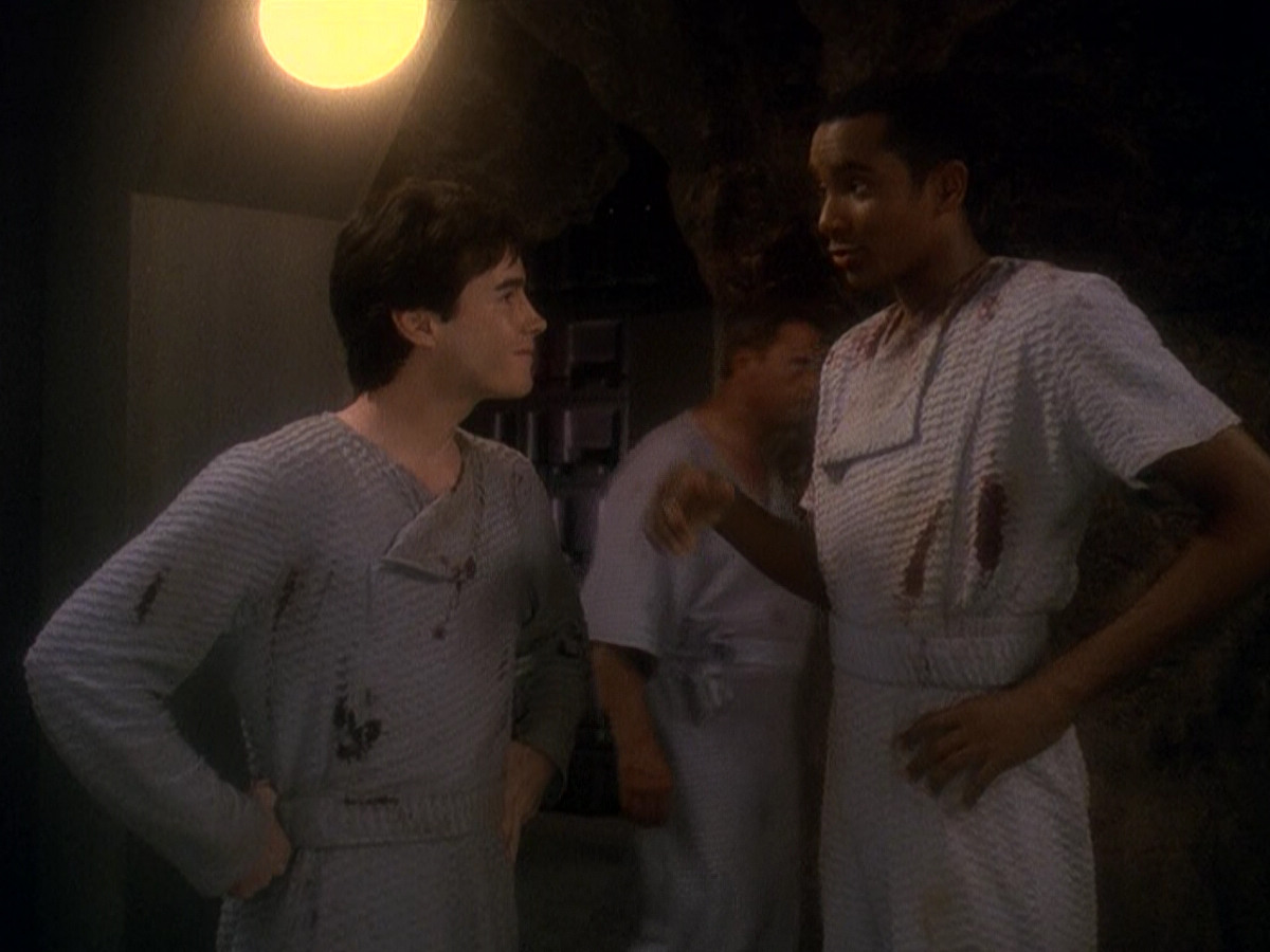 extant_StarTrek_DS9_5x04-NorTheBattleToTheStrong_01523.jpg