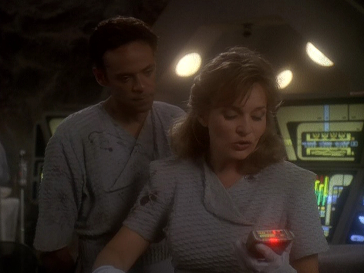 extant_StarTrek_DS9_5x04-NorTheBattleToTheStrong_01542.jpg