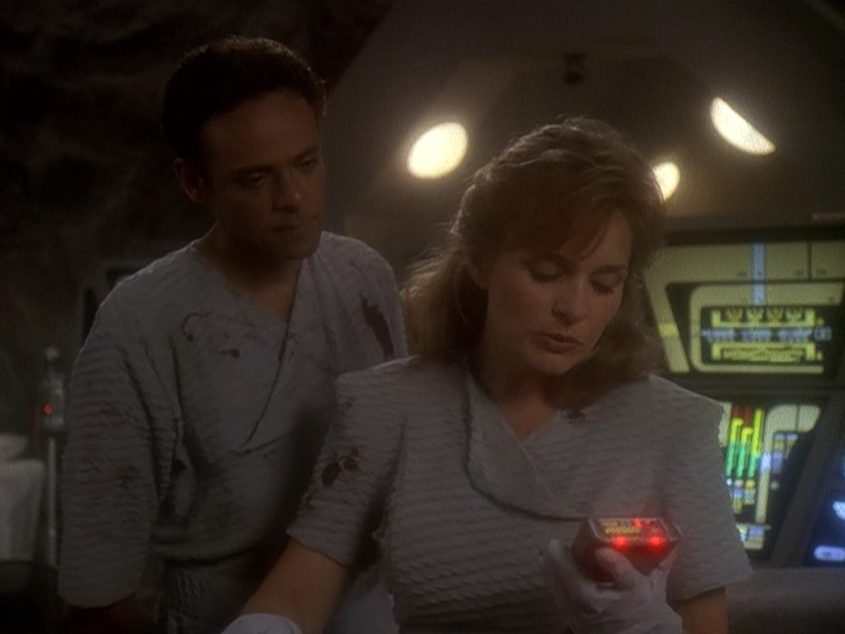 extant_StarTrek_DS9_5x04-NorTheBattleToTheStrong_01544.jpg