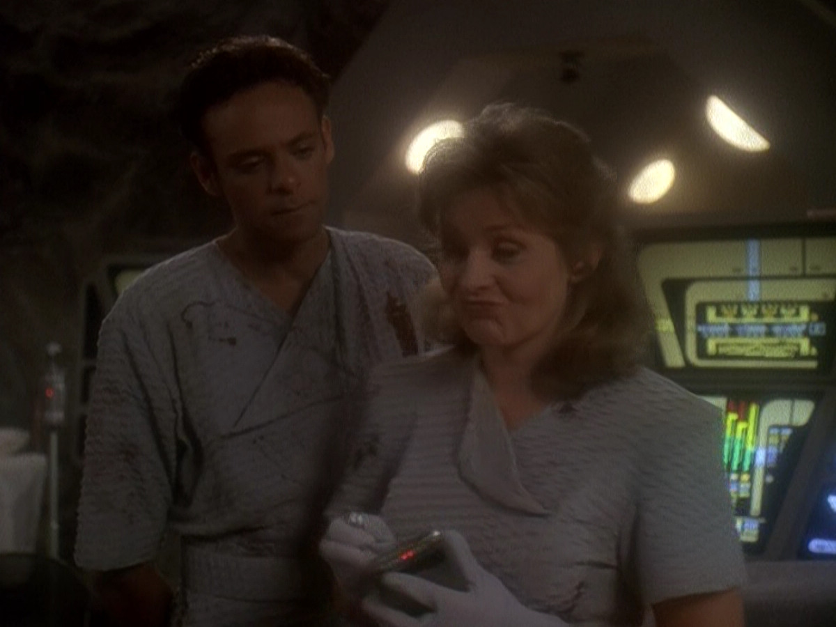 extant_StarTrek_DS9_5x04-NorTheBattleToTheStrong_01546.jpg