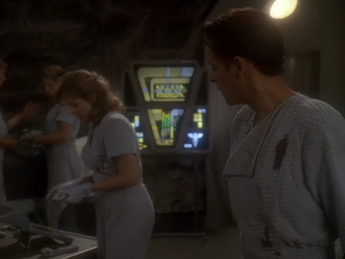 extant_StarTrek_DS9_5x04-NorTheBattleToTheStrong_01570.jpg