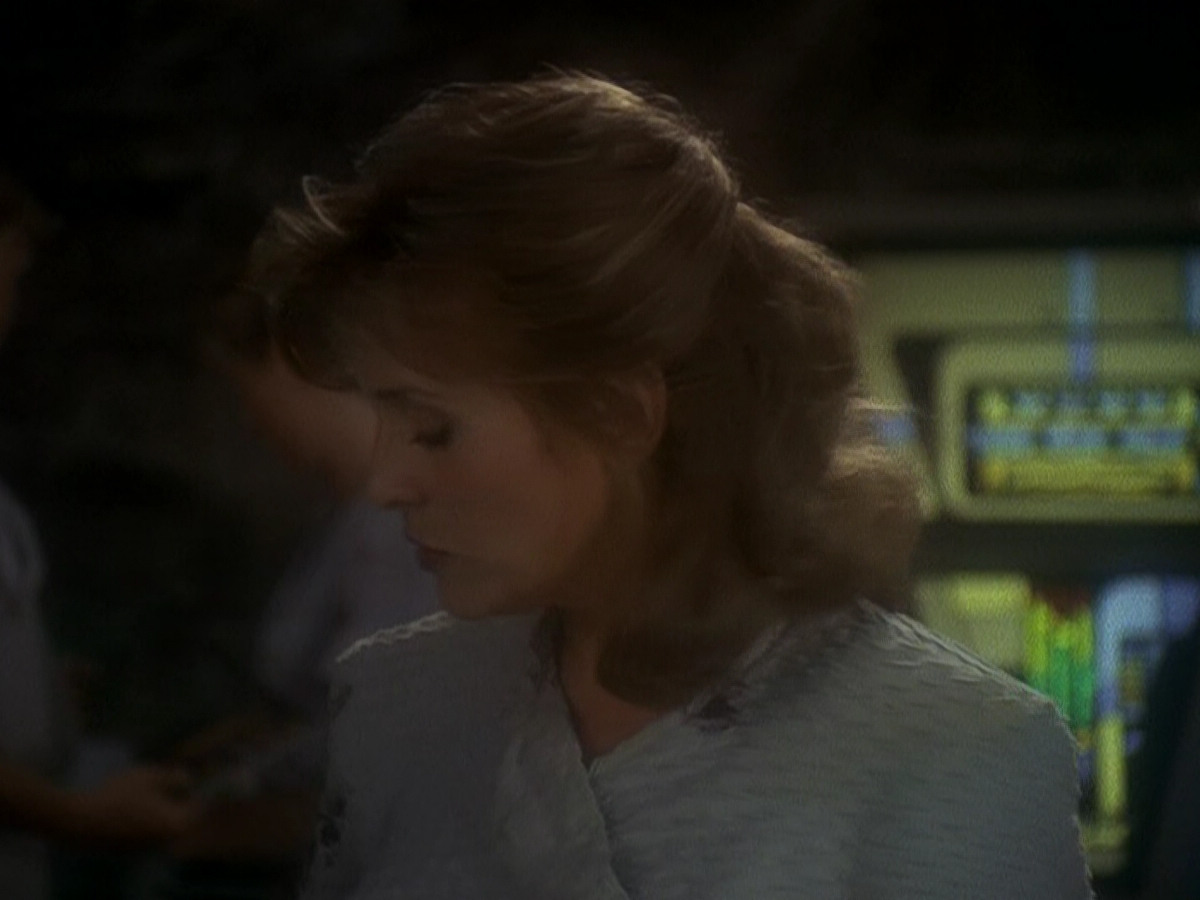 extant_StarTrek_DS9_5x04-NorTheBattleToTheStrong_01581.jpg