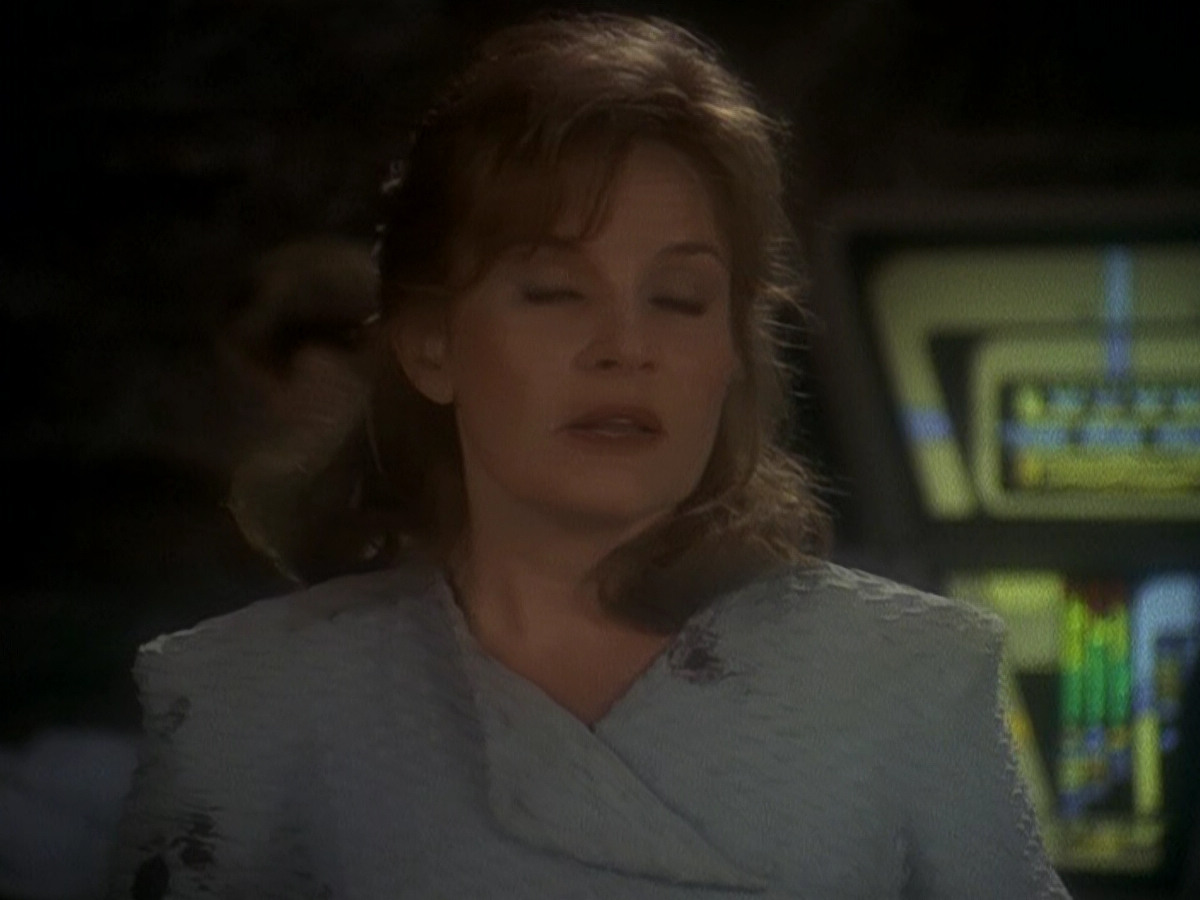 extant_StarTrek_DS9_5x04-NorTheBattleToTheStrong_01587.jpg