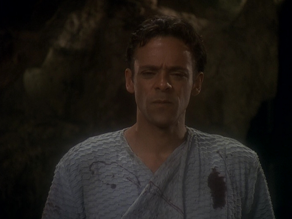 extant_StarTrek_DS9_5x04-NorTheBattleToTheStrong_01592.jpg