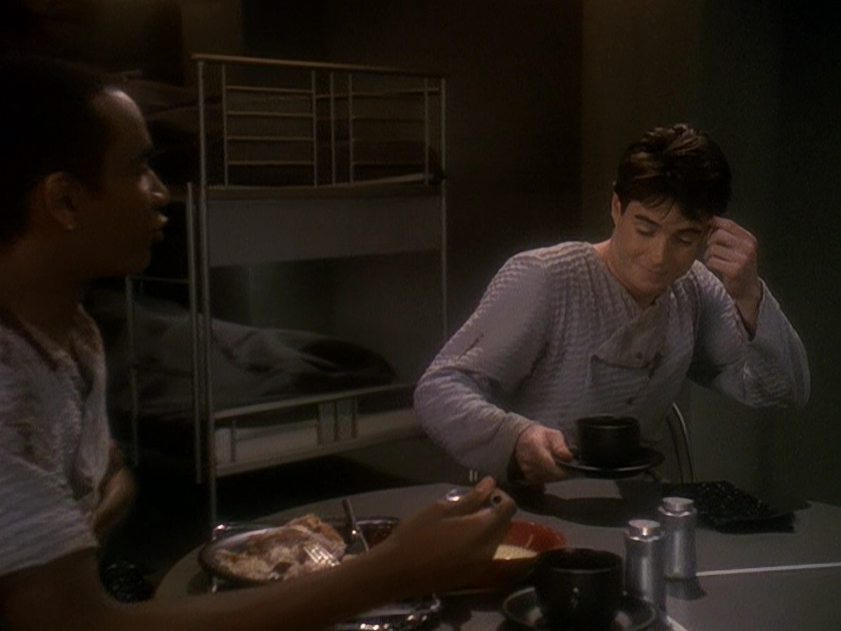 extant_StarTrek_DS9_5x04-NorTheBattleToTheStrong_01660.jpg
