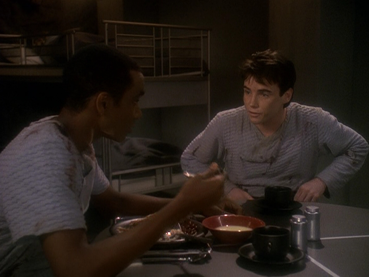extant_StarTrek_DS9_5x04-NorTheBattleToTheStrong_01666.jpg