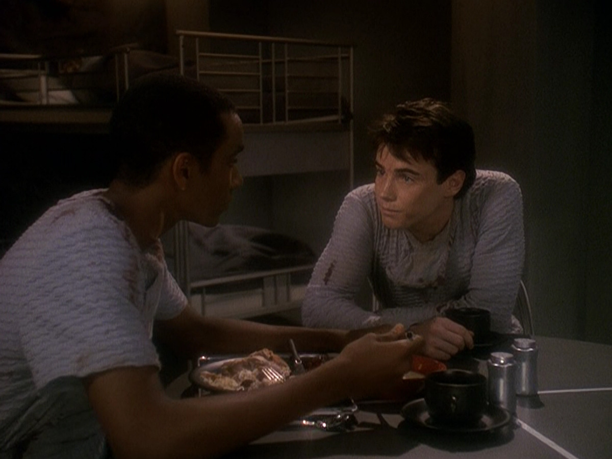 extant_StarTrek_DS9_5x04-NorTheBattleToTheStrong_01673.jpg