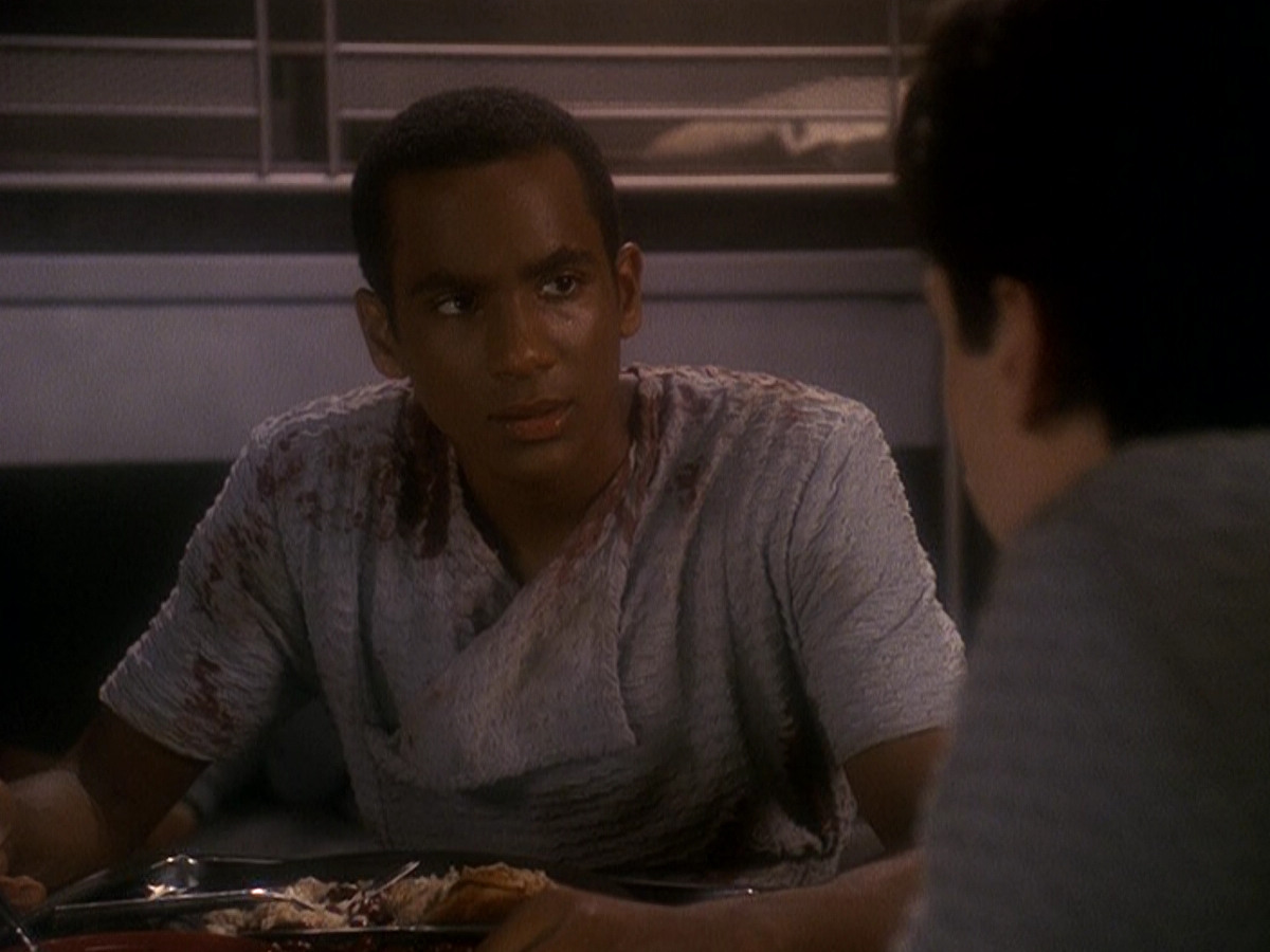 extant_StarTrek_DS9_5x04-NorTheBattleToTheStrong_01685.jpg