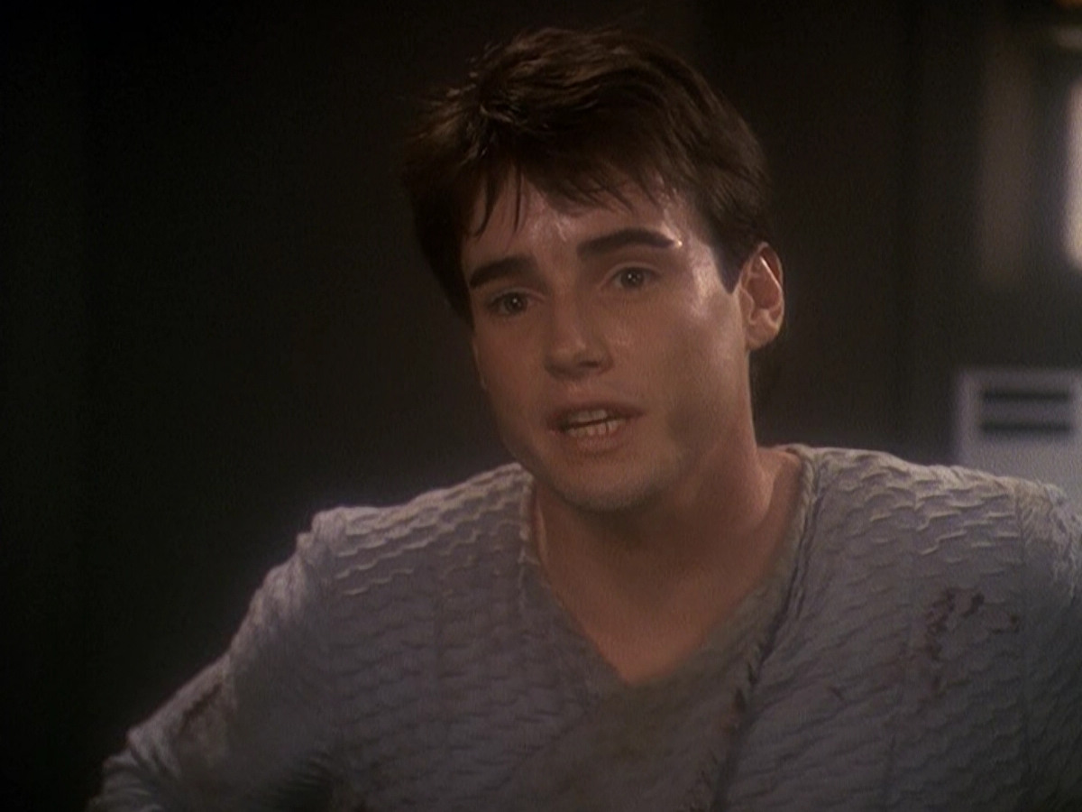 extant_StarTrek_DS9_5x04-NorTheBattleToTheStrong_01709.jpg